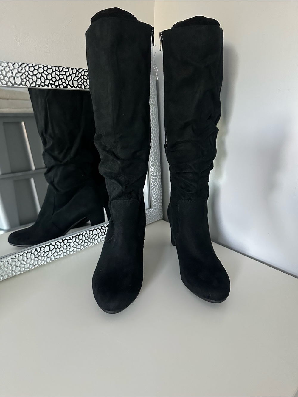 LifeStride Women's, Maltese Boot -
Wide Shaft Black Knee-High Suede Heele Sz 8